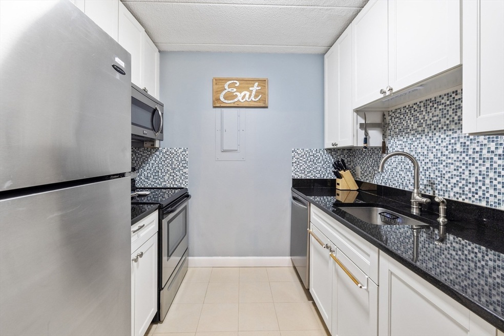 10 Foster St unit 306, Wakefield, MA 01880 - photo 1