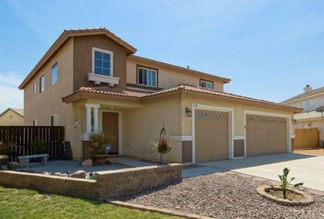 Welcoming Front Entry with Low Maintenance and Wat