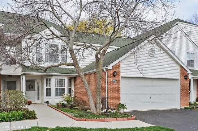 127 Pembroke Cir unit 4D, Lake Bluff, IL 60044 - photo 1