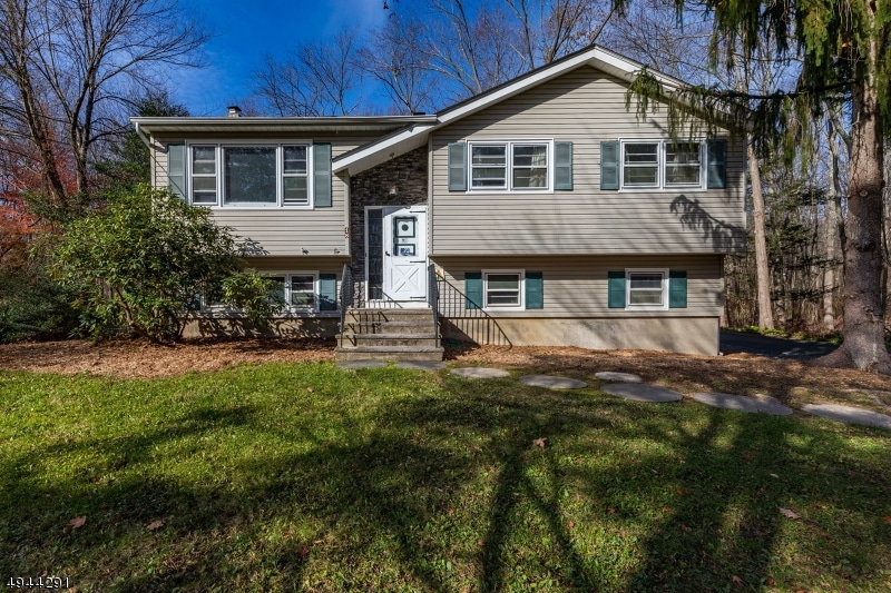 18 Linda Ln, Oak Ridge, NJ 07438 - photo 1