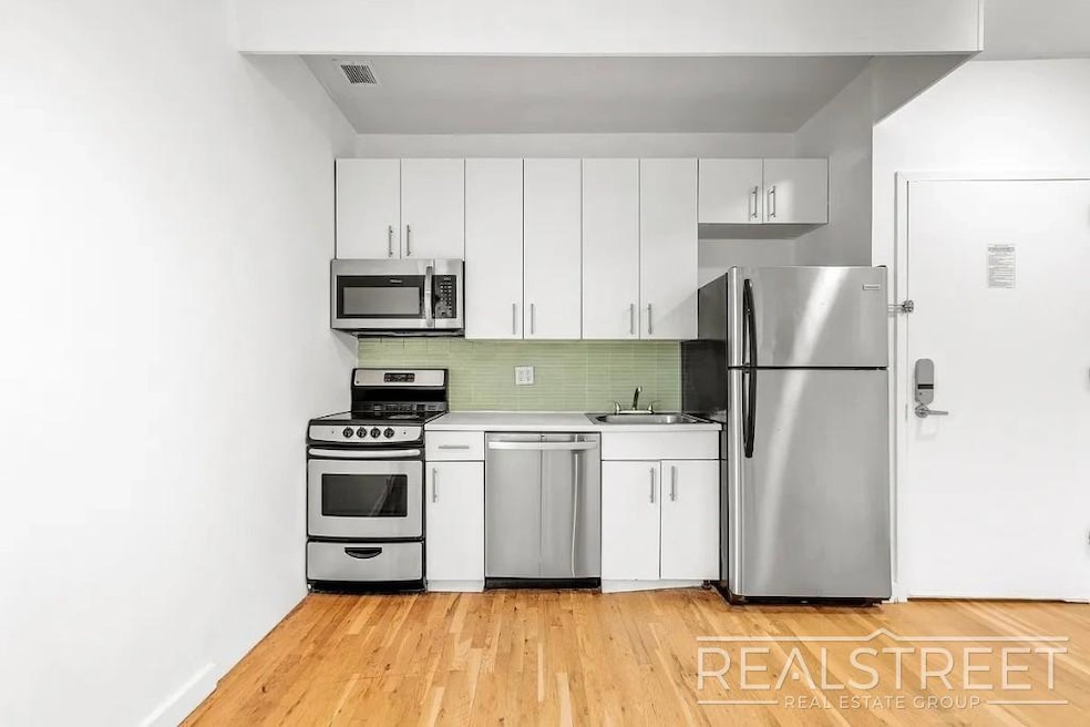 184 Noll St unit 5A, Brooklyn, NY 11237 - photo 1