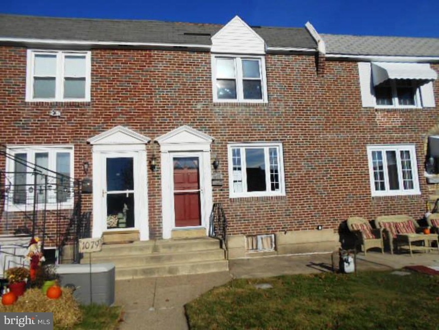 1077 Oakwood Dr, Glenolden, PA 19036 - photo 1