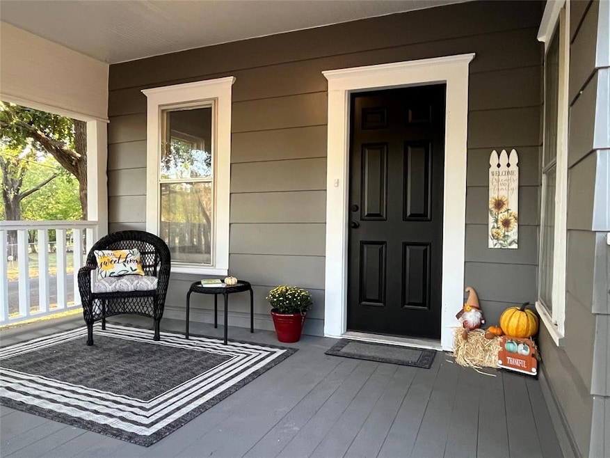 1401 N Preston St, Ennis, TX 75119 - photo 1