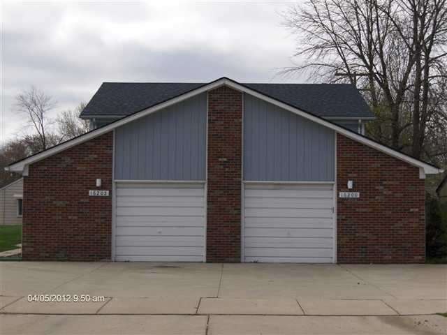 16200 E Eleven Mile Rd, Roseville, MI 48066 - photo 1