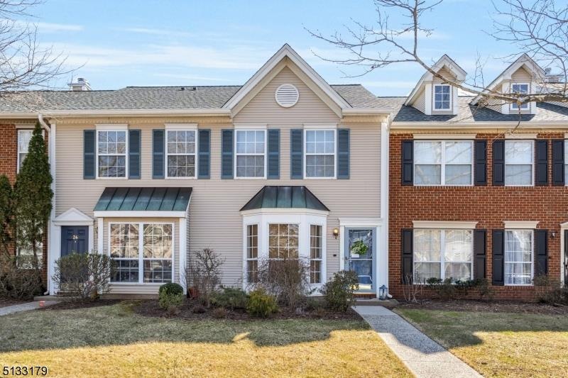 22 Hudson Ct, Franklin Park, NJ 08823 - photo 1