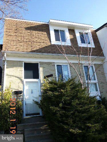 9548 Blake Ln, Fairfax, VA 22031 - photo 1