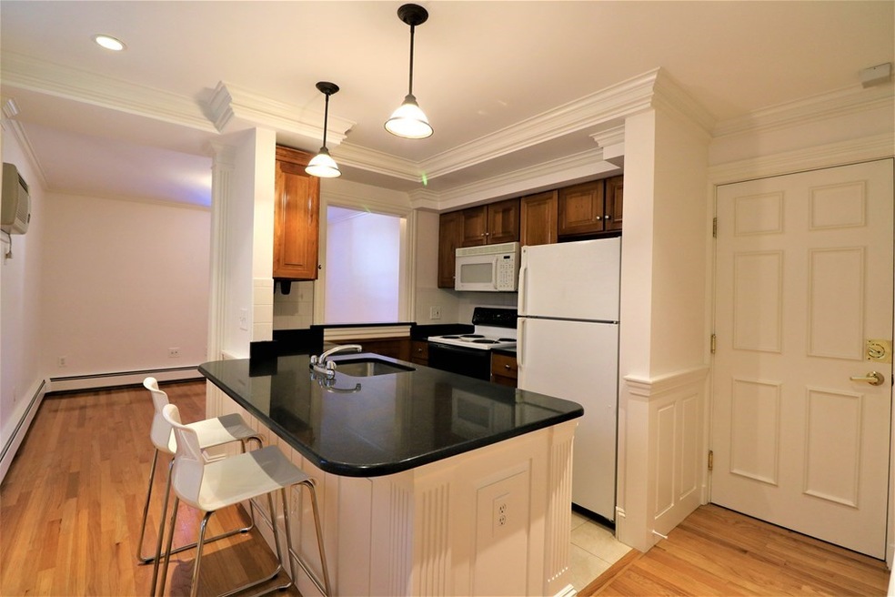 30 Upland Rd unit 14, Cambridge, MA 02140 - photo 1