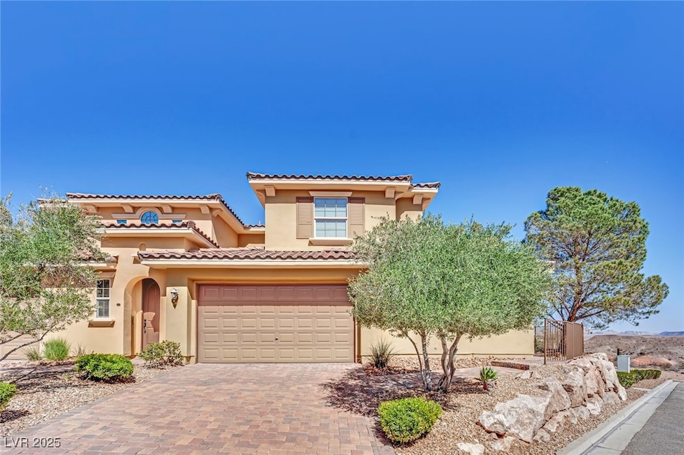 Mediterranean / spanish-style house featuring stuc