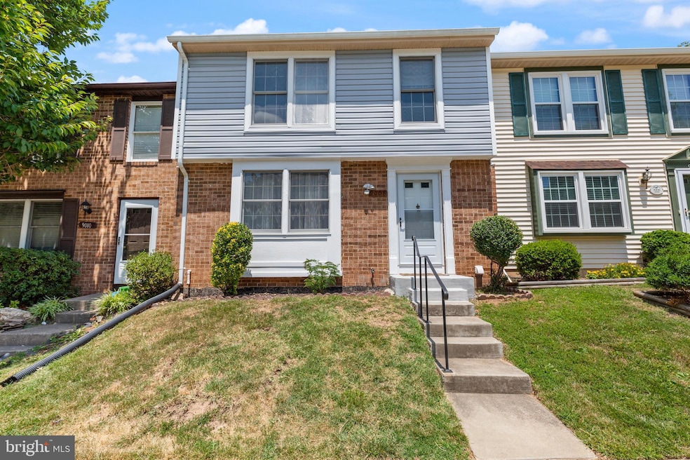 9008 Golden Leaf Ct, Springfield, VA 22153 - photo 1