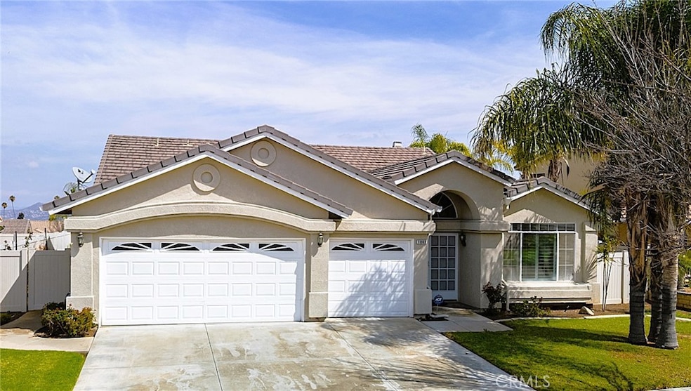 Sold $900,000 • Co-Listing Agent