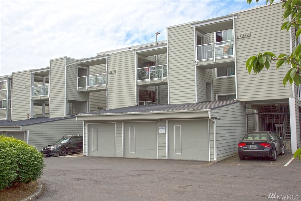 22213 6th Ave S unit 303, Des Moines, WA 98198 - photo 1