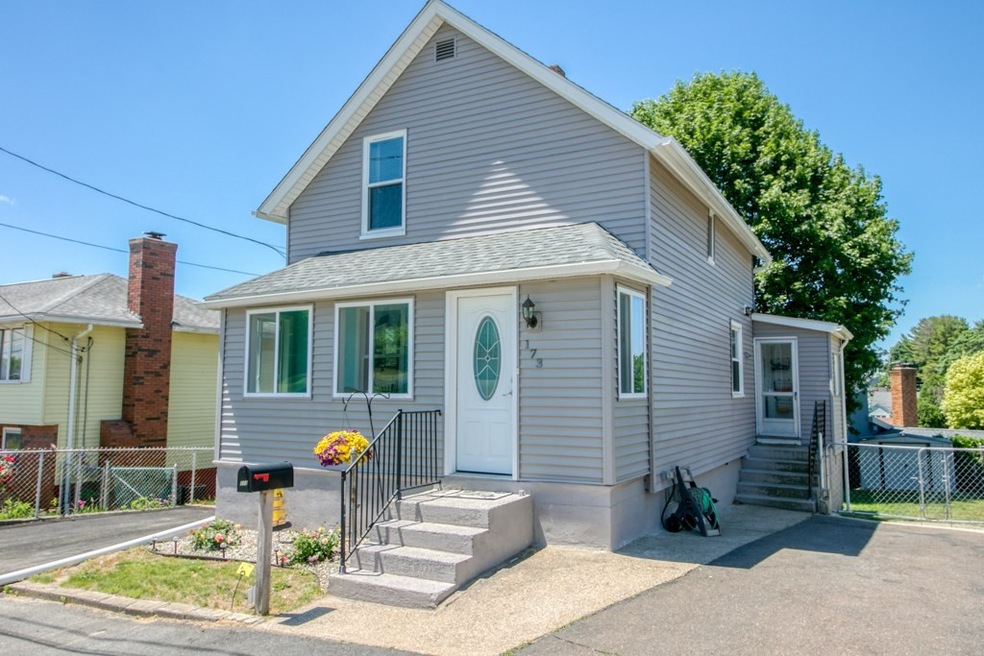 173 Lakeview Ave, Ludlow, MA 01056 - photo 1