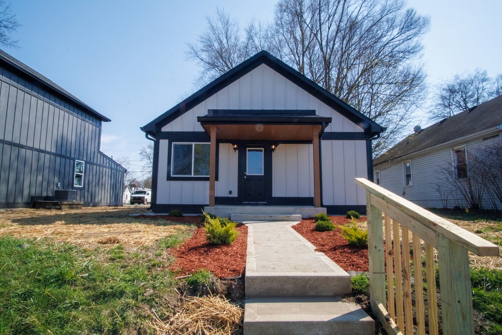 1429 W 4th St, Anderson, IN 46016 - photo 1