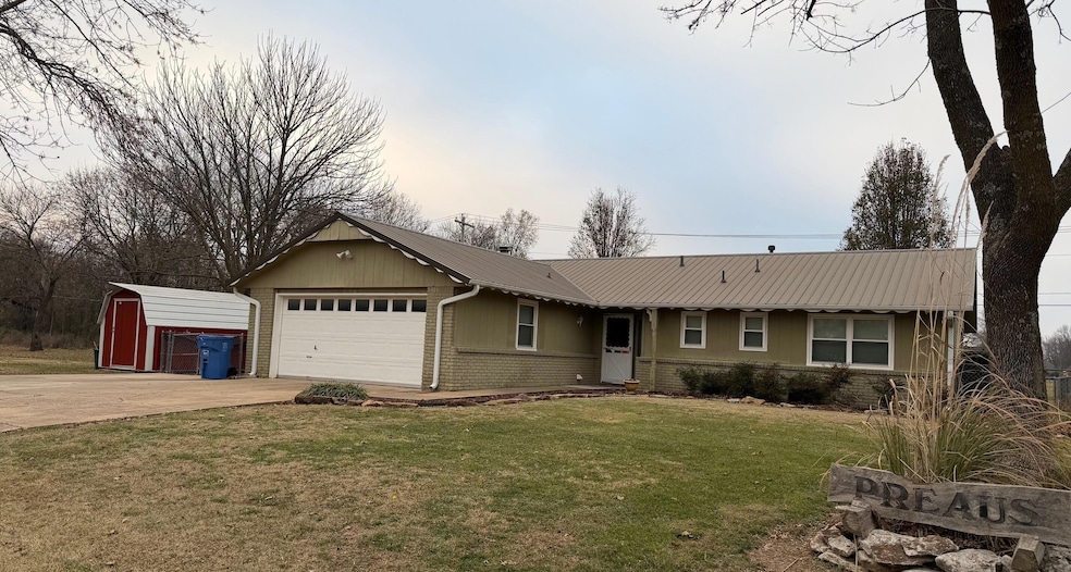 1006 Cambridge Ct, Miami, OK 74354 - photo 1