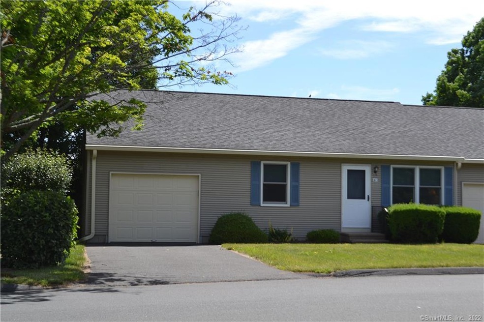 102 N Maple St unit 8C, Enfield, CT 06082 - photo 1