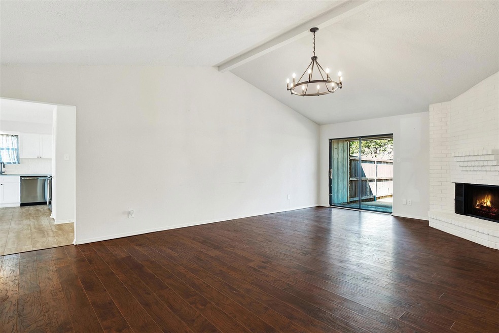 801 Whitehall welcomes you with a spacious Great R