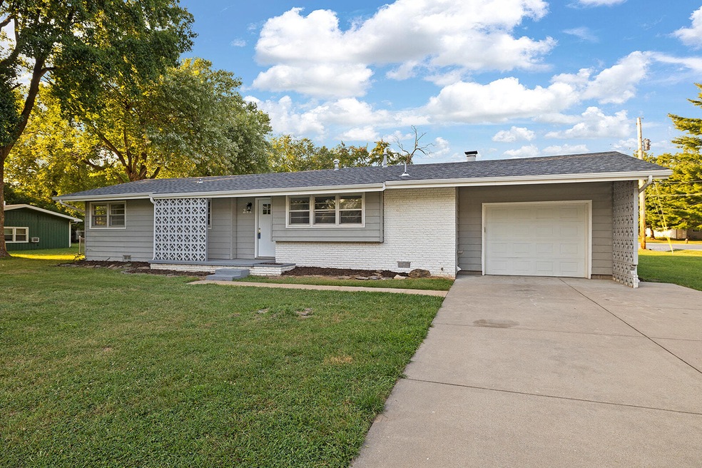 211 Ella St, Nixa, MO 65714 - photo 1