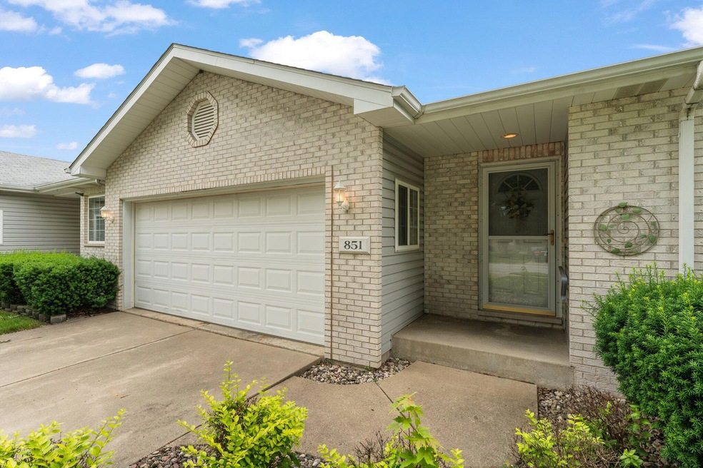 851 Blue Jay Way, Dyer, IN 46311 - photo 1