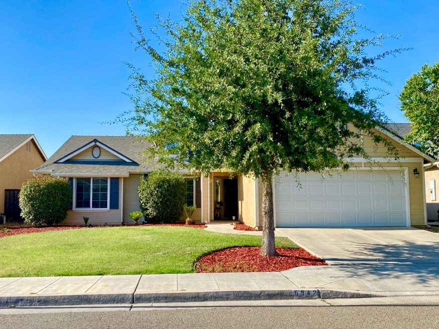 6942 E Fender Ave, Fresno, CA 93727 - photo 1