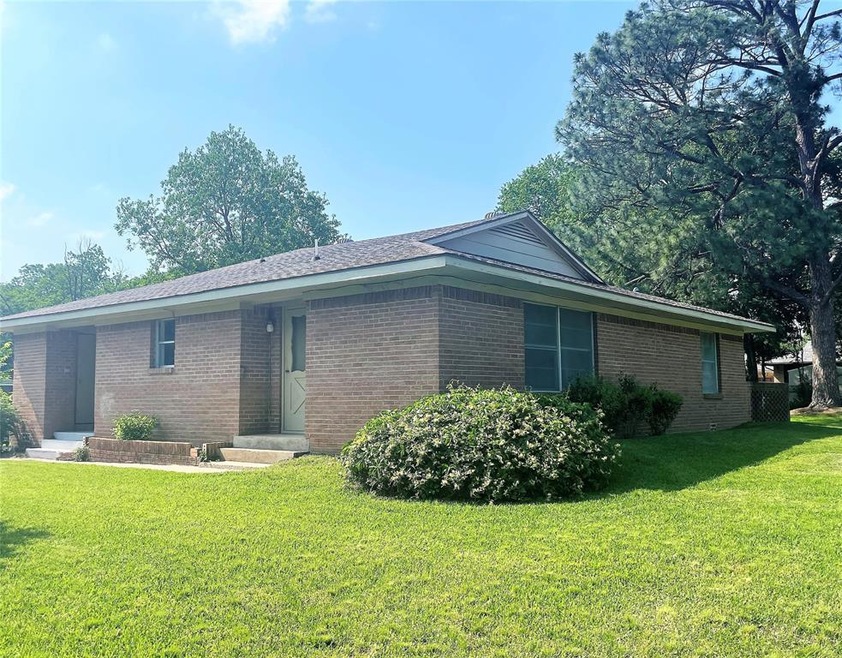 2729 S Fannin Ave, Denison, TX 75020 - photo 1