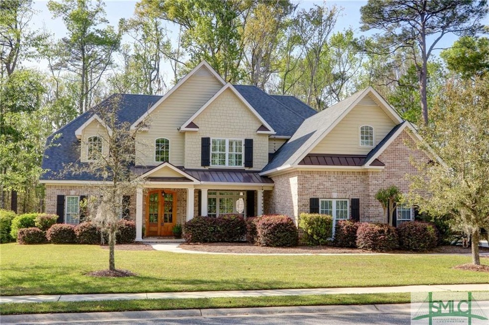 Quiet, wooded lot on a private cul-de-sac.  Exteri