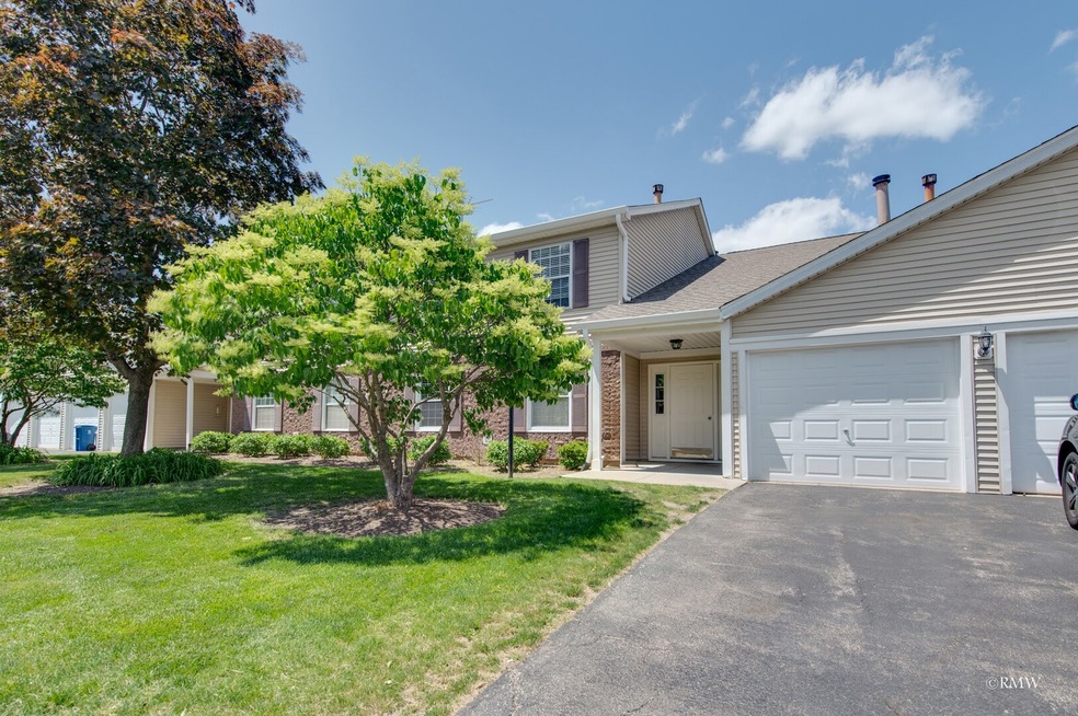 310 Newport Ln unit C2, Bartlett, IL 60103 - photo 1