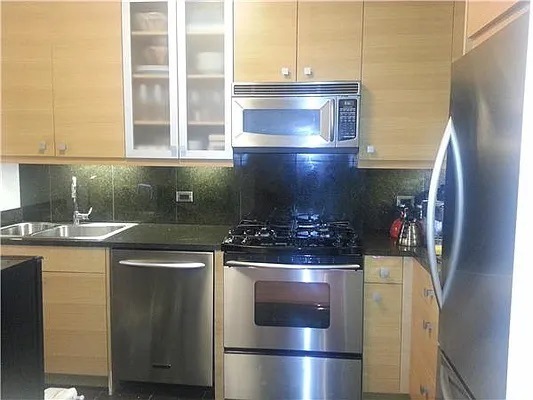 Sold $989,000 • Co-Listing Agent