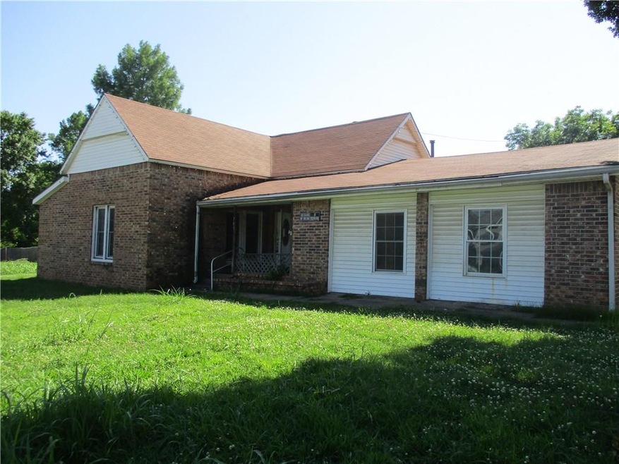 139 N Locust, Westville, OK 74965 - photo 1