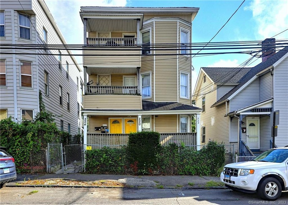 220 Berkshire Ave unit 224, Bridgeport, CT 06608 - photo 1
