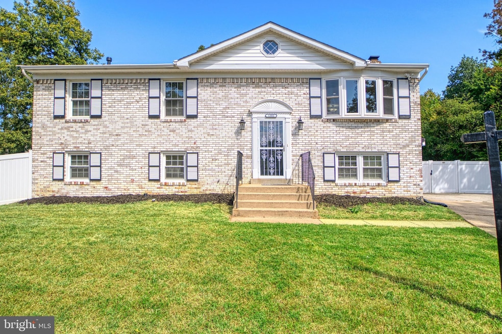 1302 Buchanan Place, Fort Washington, MD 20744 - photo 1