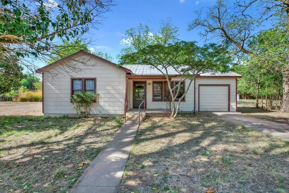 67 Texas Yucca St, Fredericksburg, TX 78624 - photo 1