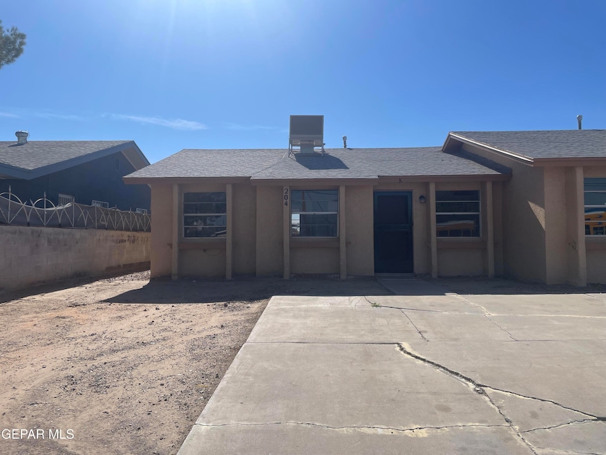 204 S Prado Rd unit A, El Paso, TX 79907 - photo 1