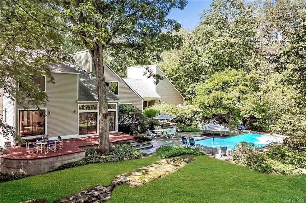 10 Hemlock Hollow Rd, Armonk, NY 10504 - photo 1