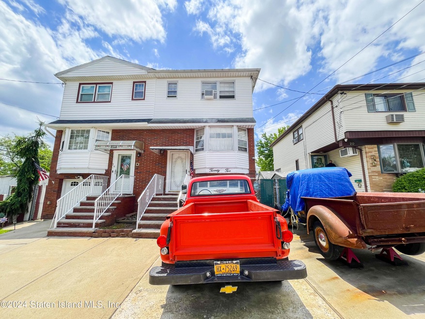 22 Spratt Ave, Staten Island, NY 10306 - photo 1