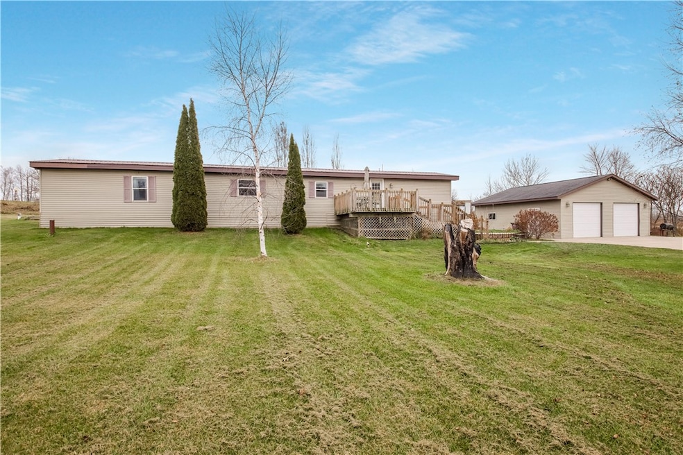 3 27 7 8th St, New Auburn, WI 54757 - photo 1