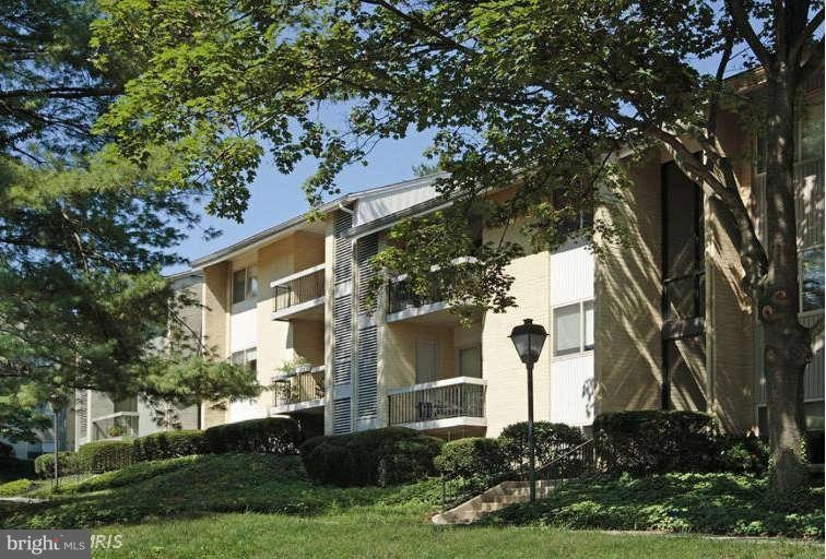 7 Ruxview Ct unit 302, Towson, MD 21204 - photo 1