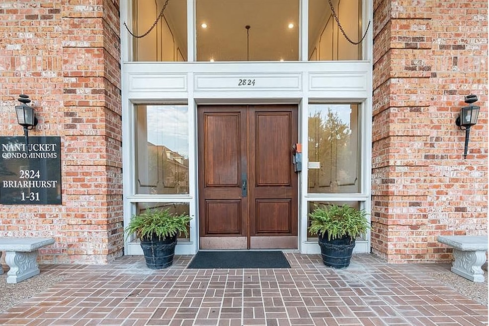 2822 Briarhurst Dr unit 45, Houston, TX 77057 - photo 1