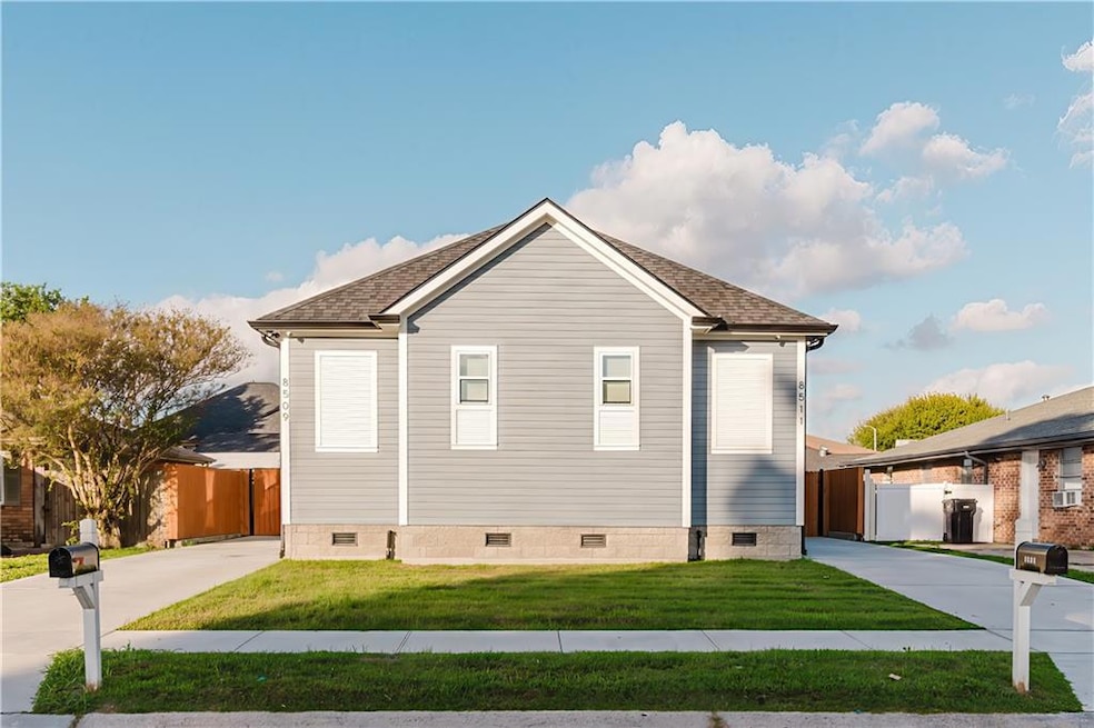 8509 11 Regiment Dr, Chalmette, LA 70043 - photo 1