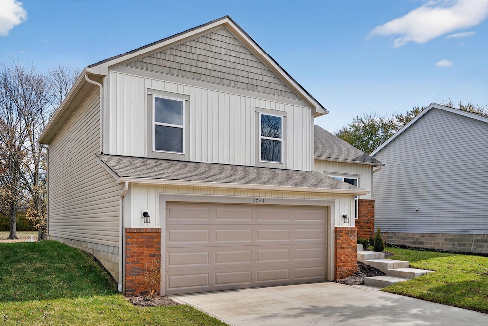 2744 Barrows Rd, Columbus, OH 43232 - photo 1