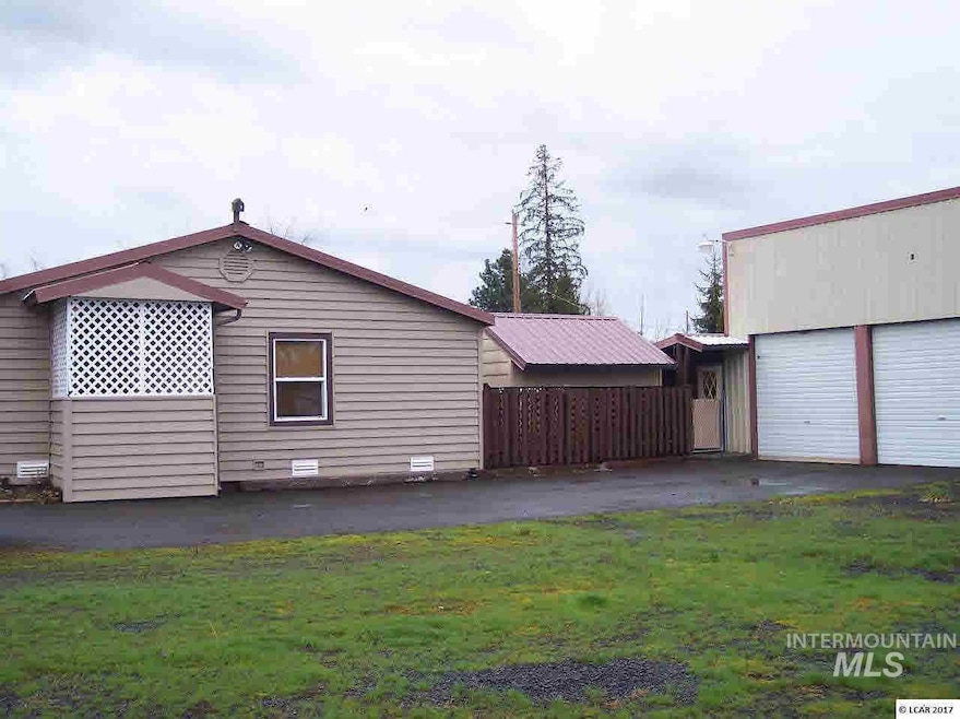 215 3rd Ave E, Weippe, ID 83553 - photo 1