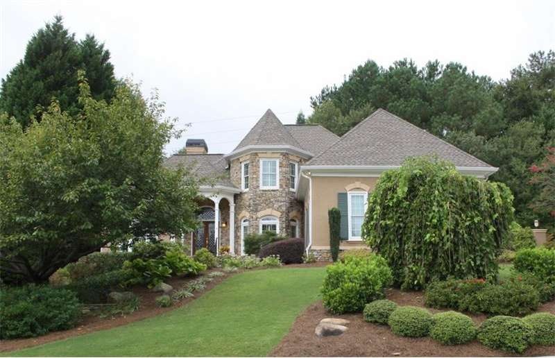 Stunning Wellington Lake home