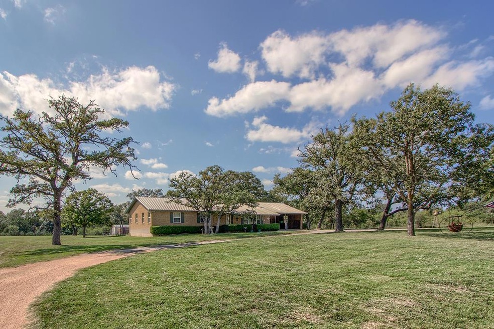 1730 Hollmig Ln, Fredericksburg, TX 78624 - photo 1