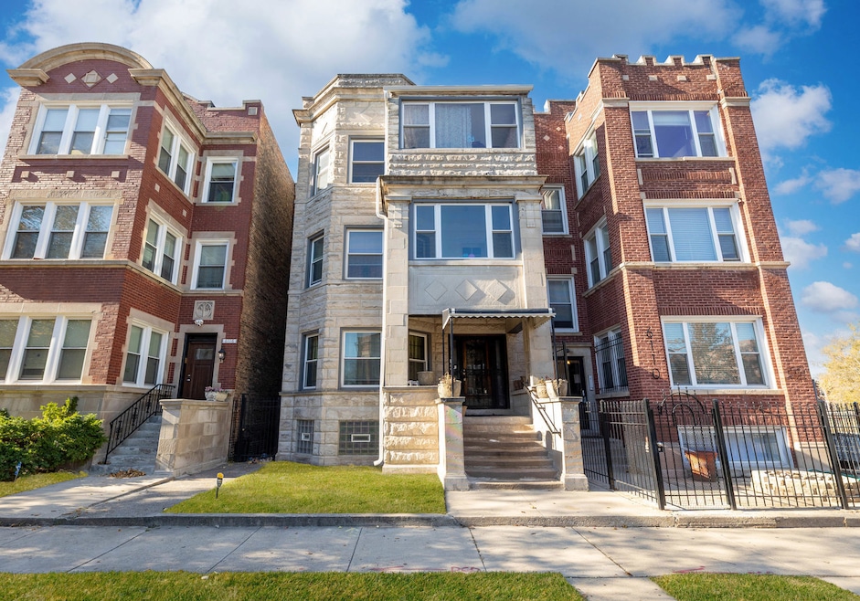 6112 S Saint Lawrence Ave unit 2, Chicago, IL 60637 - photo 1