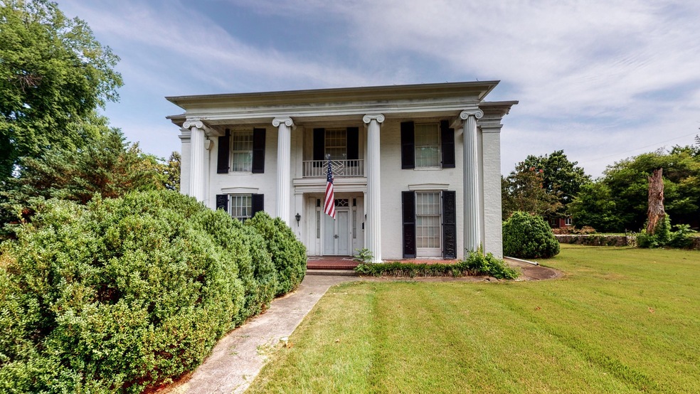 407 E Franklin St, Shelbyville, TN 37160 - photo 1