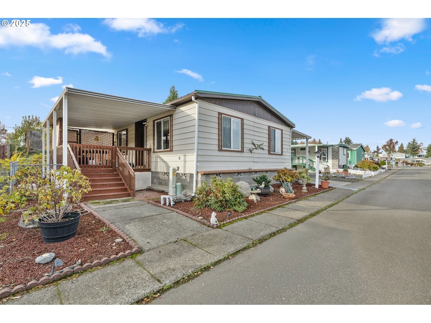 125 SE Estate Loop, Winston, OR 97496 - photo 1