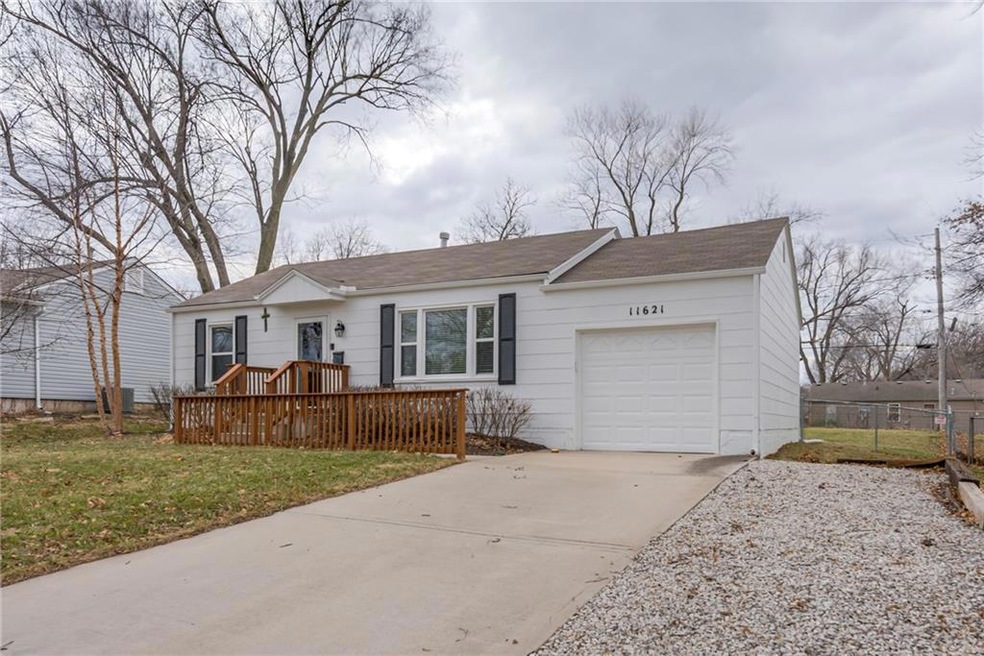11621 W 68th St, Shawnee, KS 66203 - photo 1