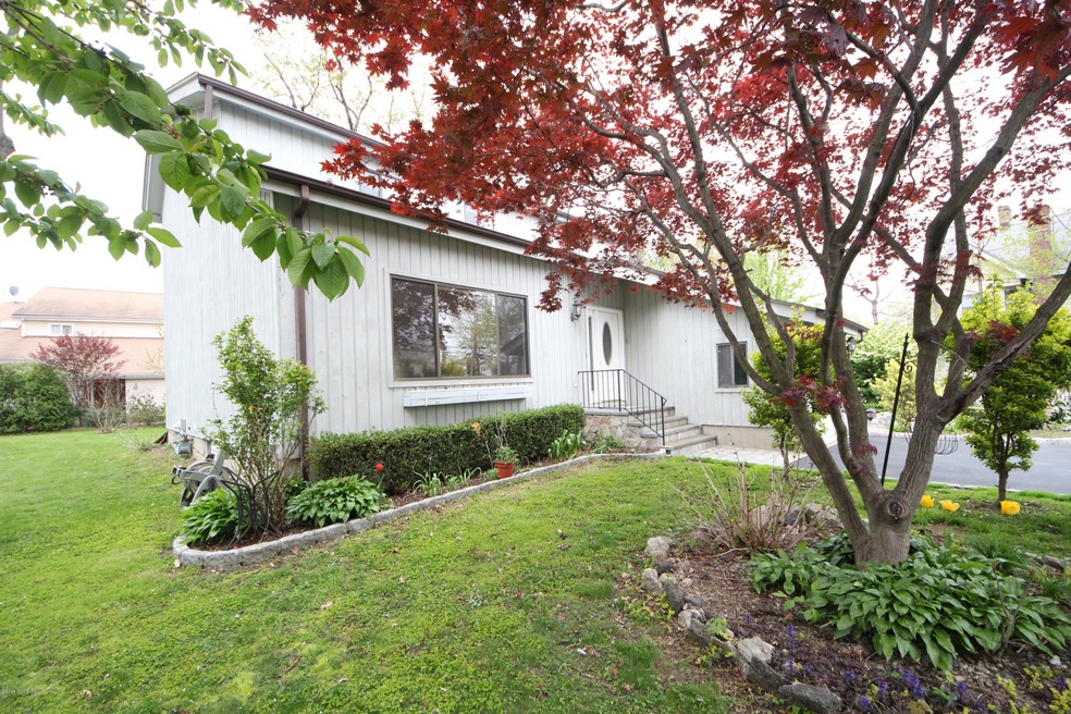 18 River Rd, Cos Cob, CT 06807 - photo 1