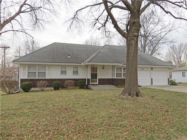9306 Mullen Rd, Lenexa, KS 66215 - photo 1