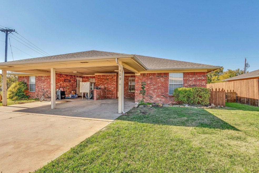 509 S Louisiana St, Celina, TX 75009 - photo 1
