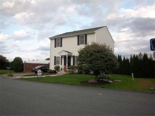 30 Maplewood Dr, Fall River, MA 02721 - photo 1